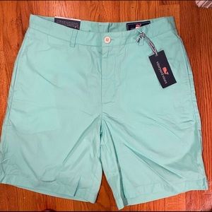 Vineyard Vines Classic Fit 9” chino club shorts